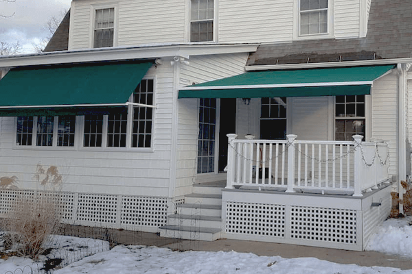 Can Awnings Be Used in the Winter